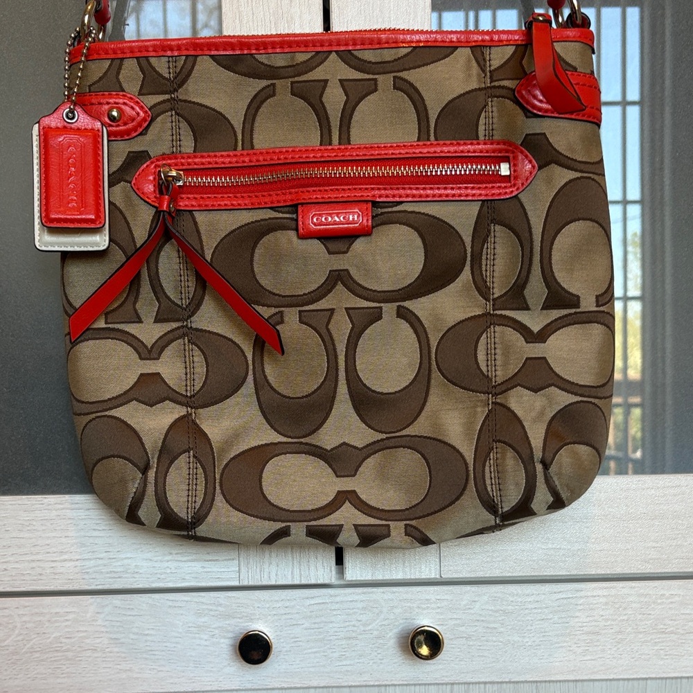 Coach Large Swing Pack Shoulder/Crossbody